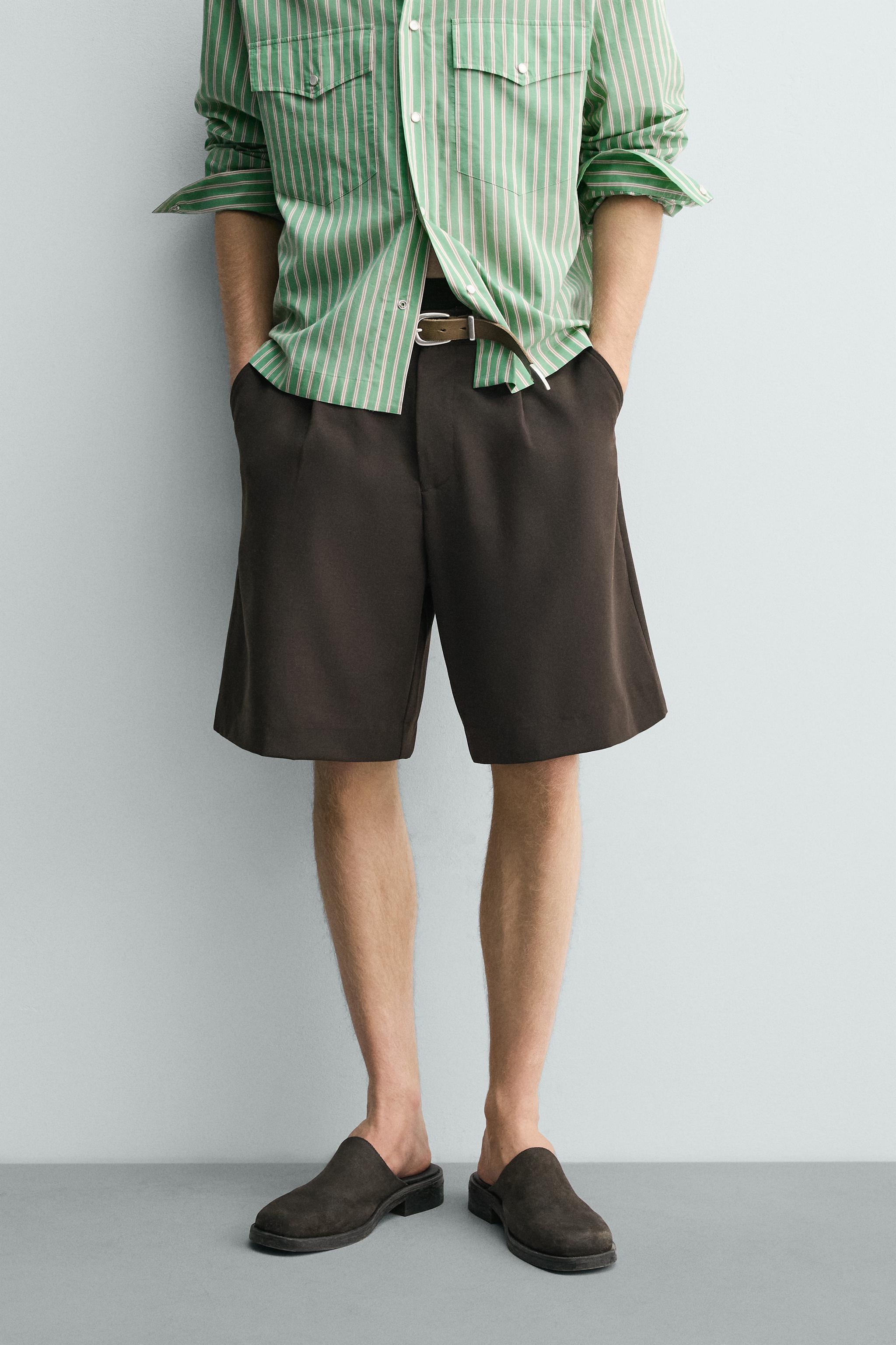 RELAXED FIT PLEATED SHORTS
